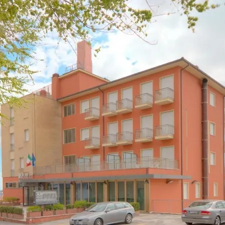 Hotell 3 Querce 3*