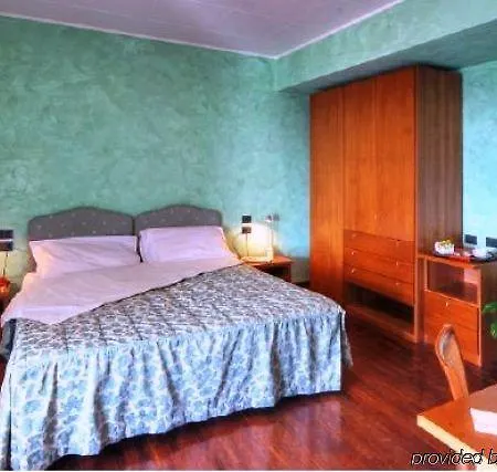 فندق 3 Querce 3*