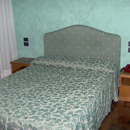 3 Querce 3*